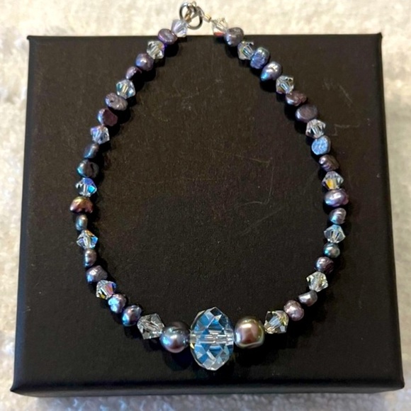 Handmade Swarovski crystal bracelet - Picture 1 of 6